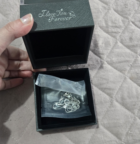 Butterfly Neclace In Purple Rose Display Box - Picture 3 of 7